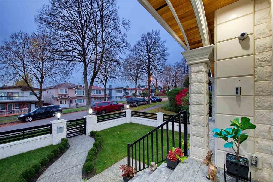 5886 Sherbrooke Street Vancouver, BC - 27