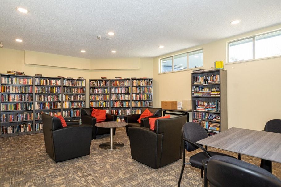 322 121 W 29 Street North Vancouver, BC - 31