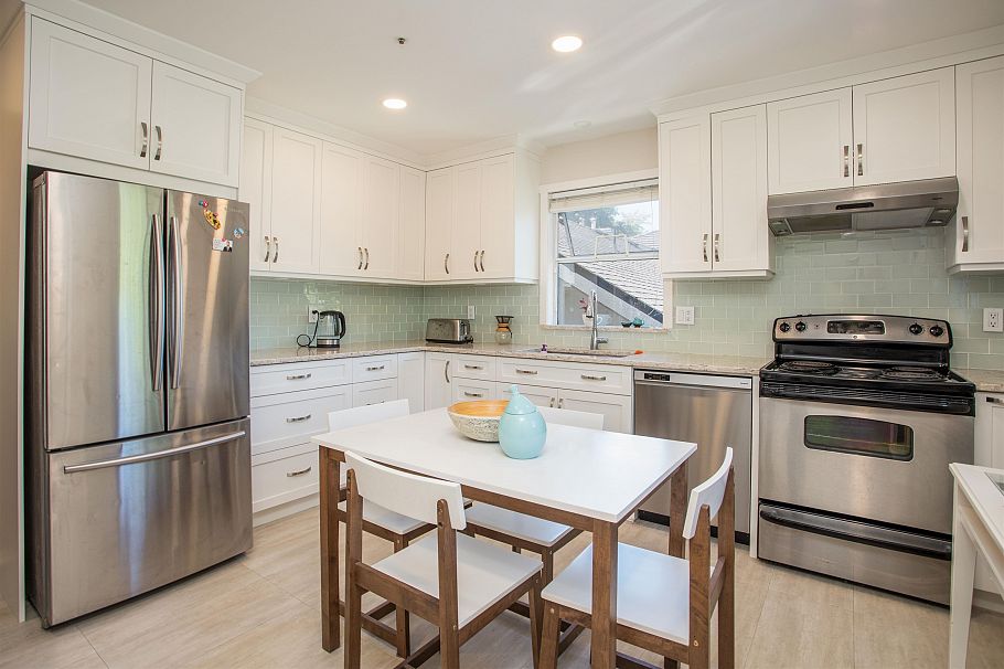 2945 W 12th Avenue Vancouver, BC - 11