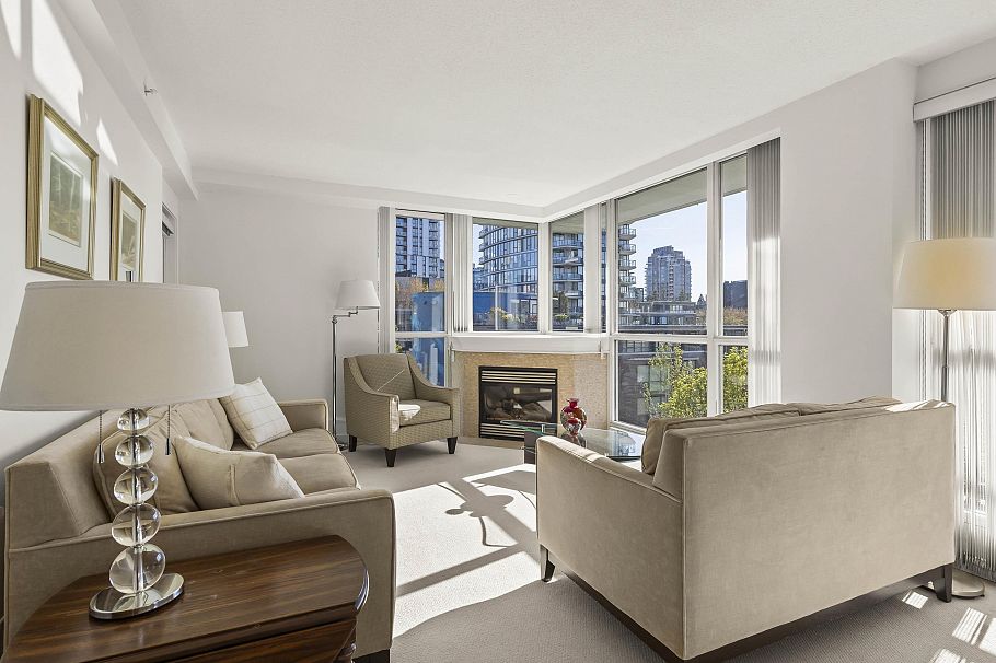 611 1425 W 6th Avenue Vancouver, BC - 5