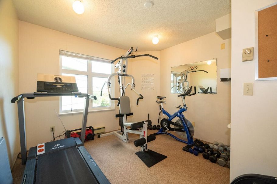 322 121 W 29 Street North Vancouver, BC - 32