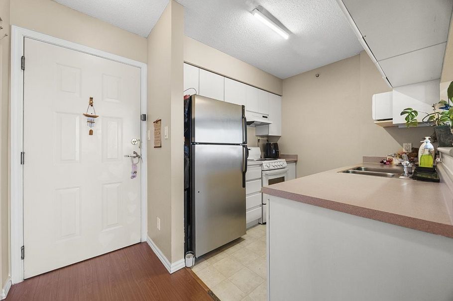 910 3489 Ascot Place Vancouver, BC - 9