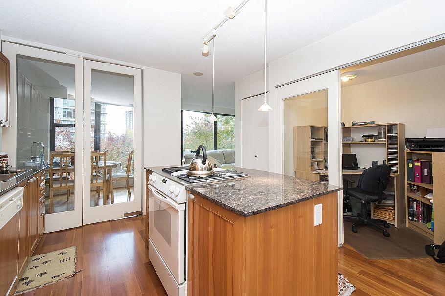307 1723 Alberni Street Vancouver, BC - 4