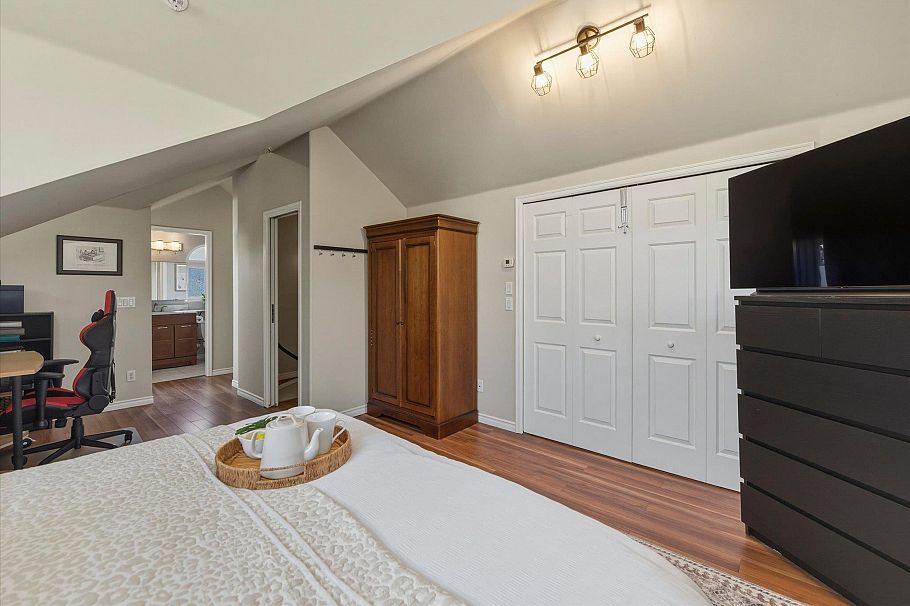 315 962 W 16th Avenue Vancouver, BC - 24