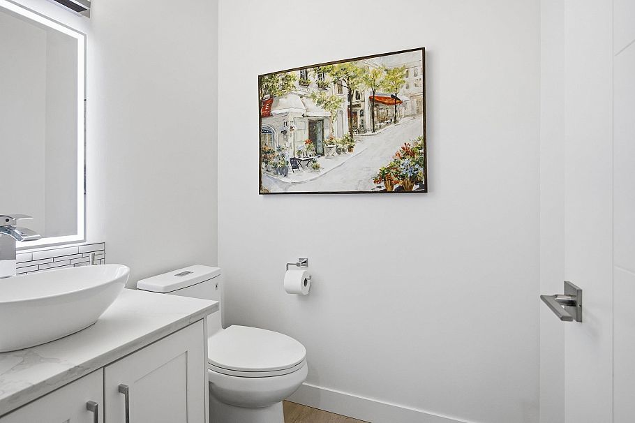 1326 W 7th Avenue Vancouver, BC - 16