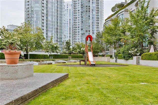 1007 1008 Cambie Street Vancouver, BC - 17