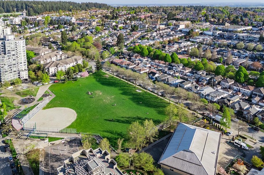 910 3489 Ascot Place Vancouver, BC - 18