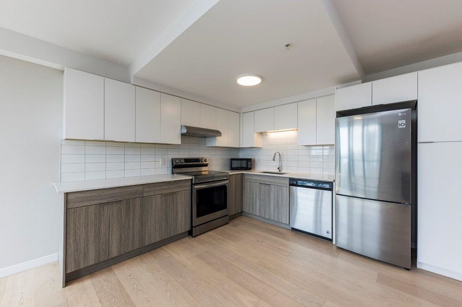 602 505 Lonsdale Avenue North Vancouver, BC - 2