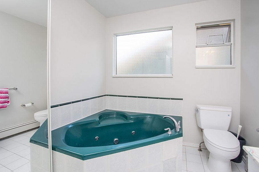 2945 W 12th Avenue Vancouver, BC - 5