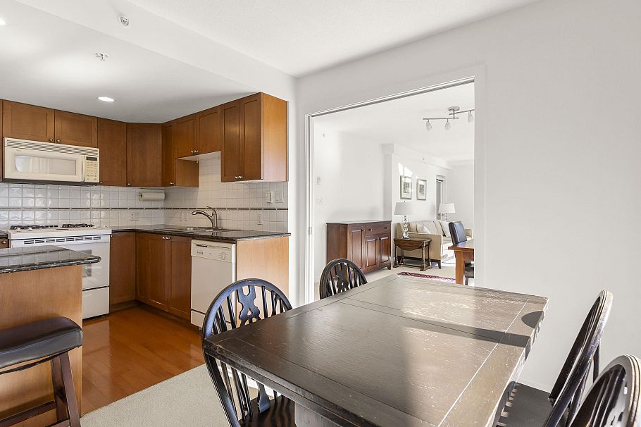 611 1425 W 6th Avenue Vancouver, BC - 20