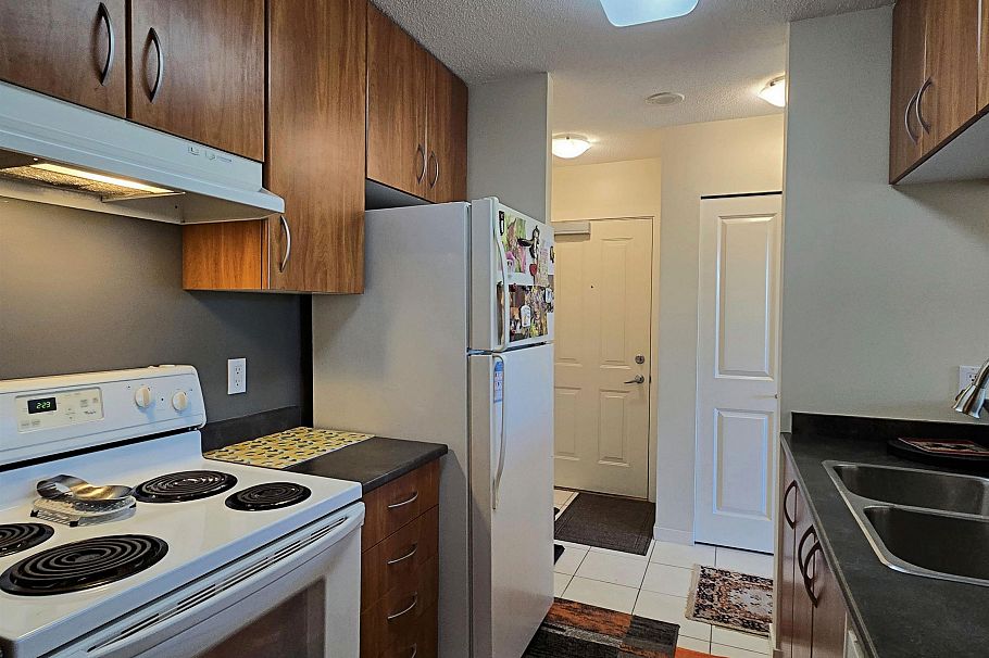810 3663 Crowley Drive Vancouver, BC - 12