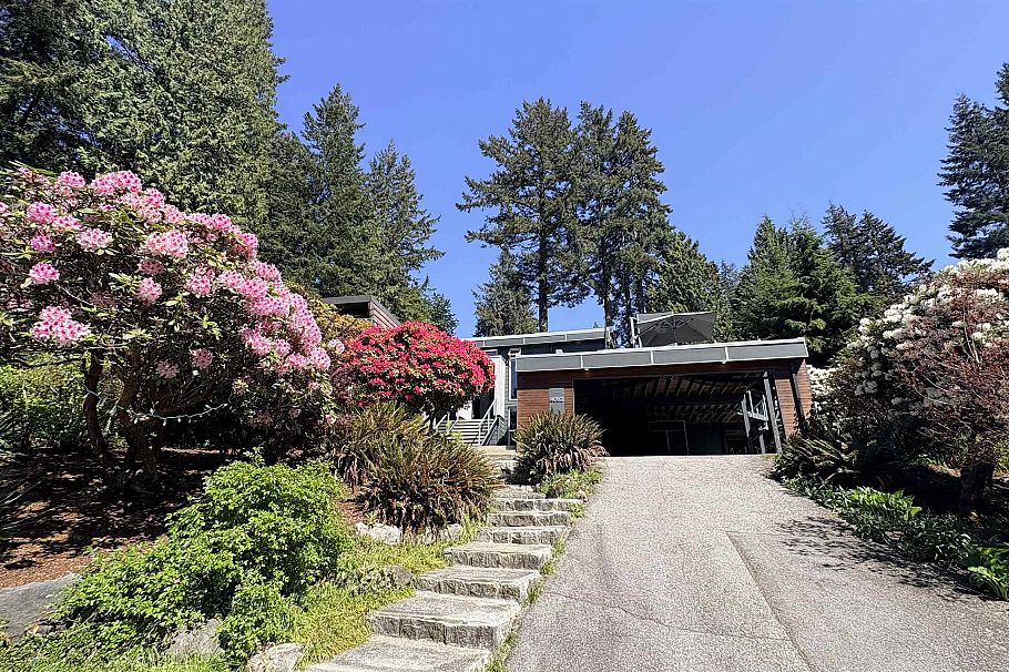 4062 Norwood Avenue North Vancouver, BC - 38