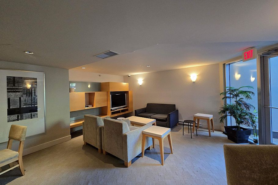 810 3663 Crowley Drive Vancouver, BC - 13