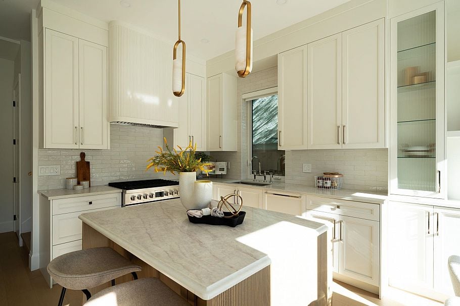 2 864 E 16th Avenue Vancouver, BC - 4