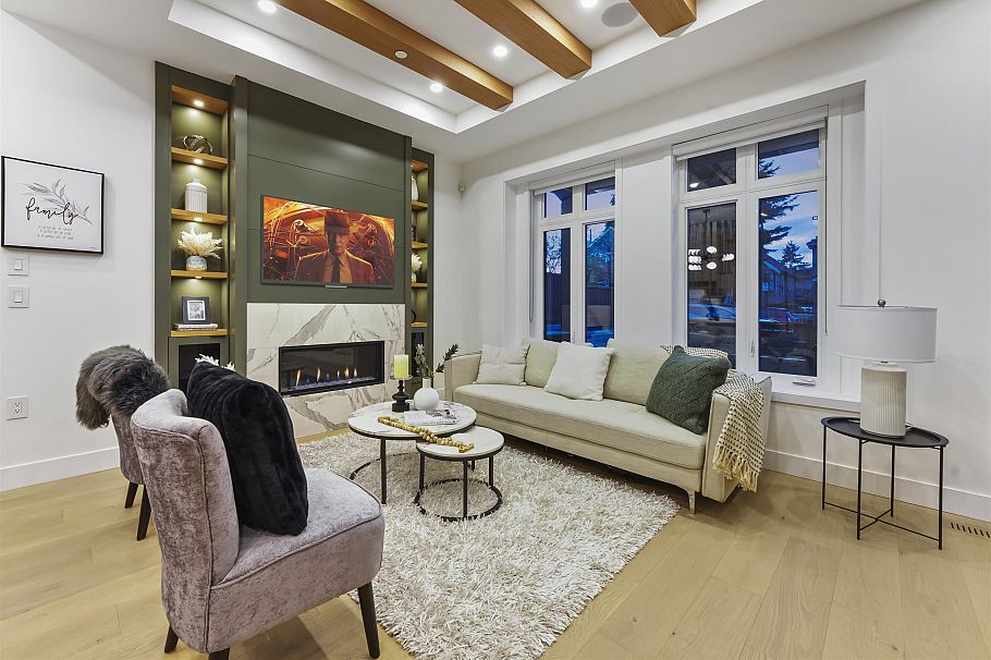 1 1322 E 13th Avenue Vancouver, BC - 2