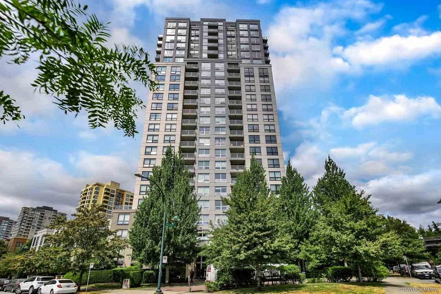 810 3663 Crowley Drive Vancouver, BC - 1