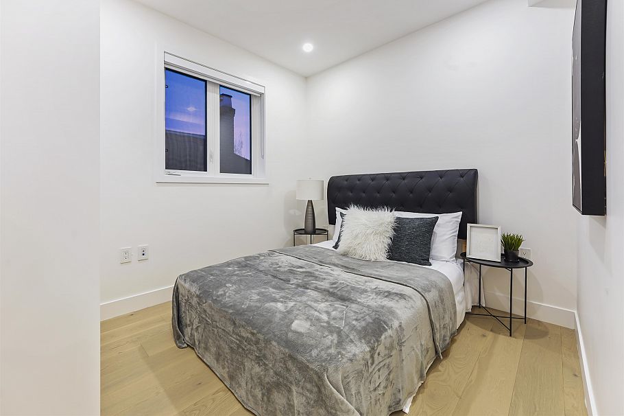 1 1322 E 13th Avenue Vancouver, BC - 21