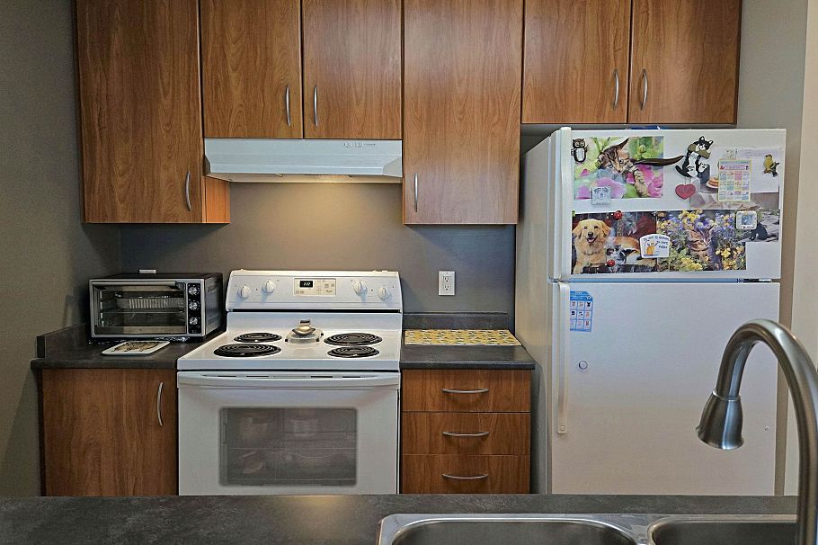 810 3663 Crowley Drive Vancouver, BC - 9