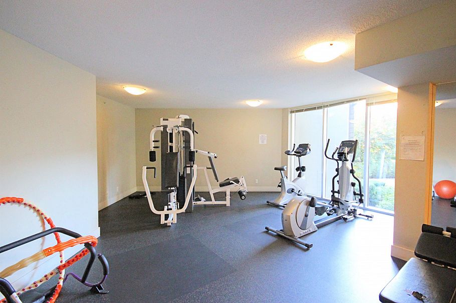 810 3663 Crowley Drive Vancouver, BC - 16