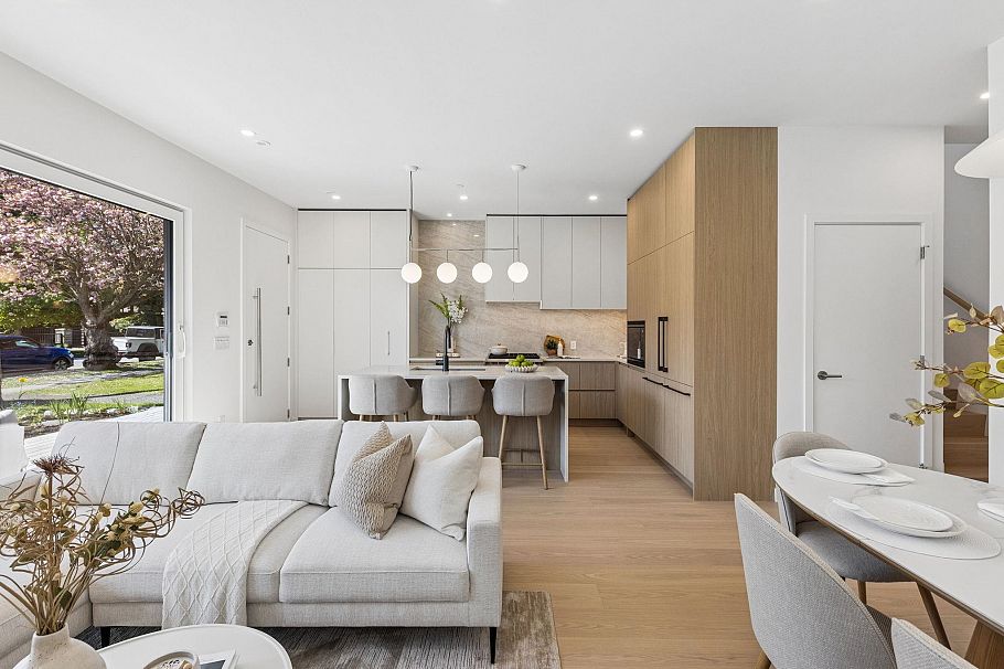 1 6040 Larch Street Vancouver, BC - 2