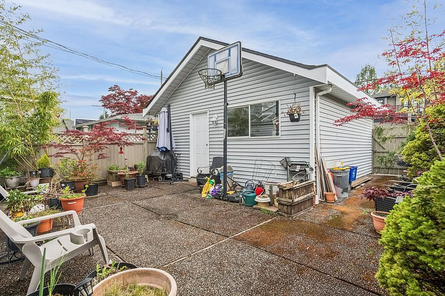 2828 W 23rd Avenue Vancouver, BC - 27
