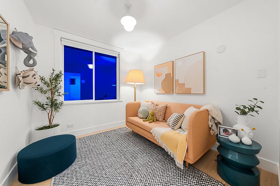 1140 W 17 Street North Vancouver, BC - 31