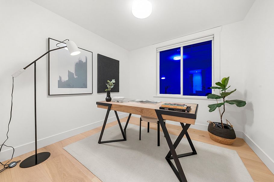 1140 W 17 Street North Vancouver, BC - 37