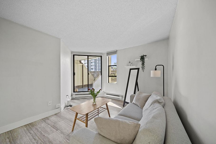 215 1080 Pacific Street Vancouver, BC - 4