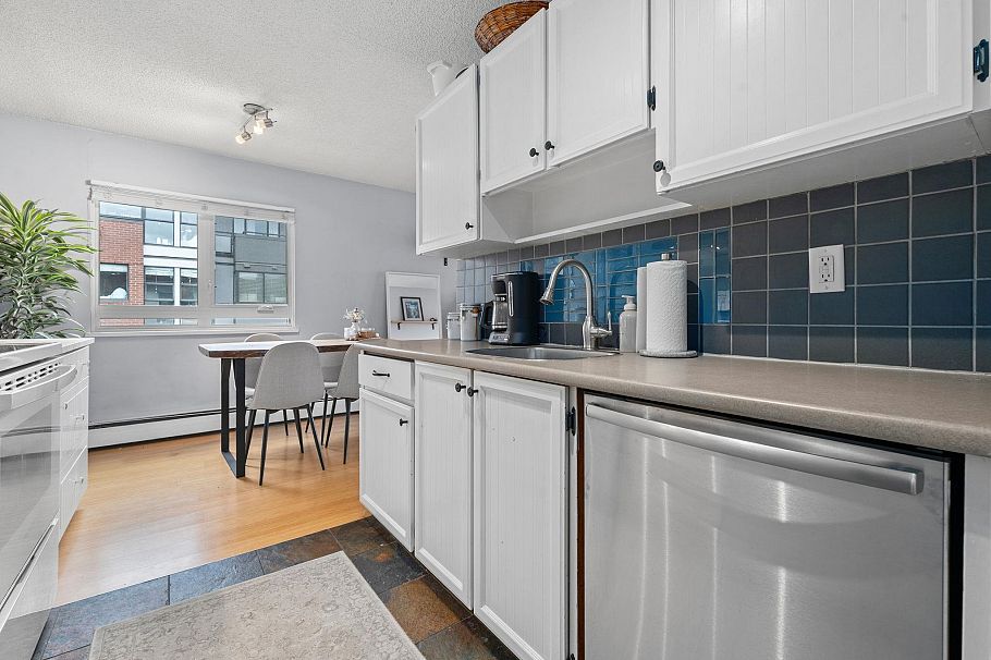 312 131 W 4th Street North Vancouver, BC - 11