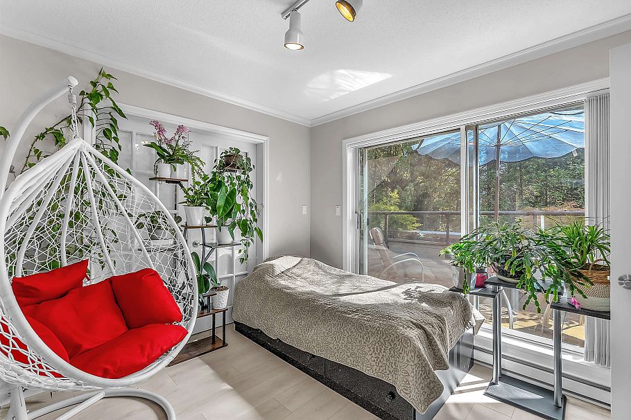 207 1500 Ostler Court North Vancouver, BC - 24