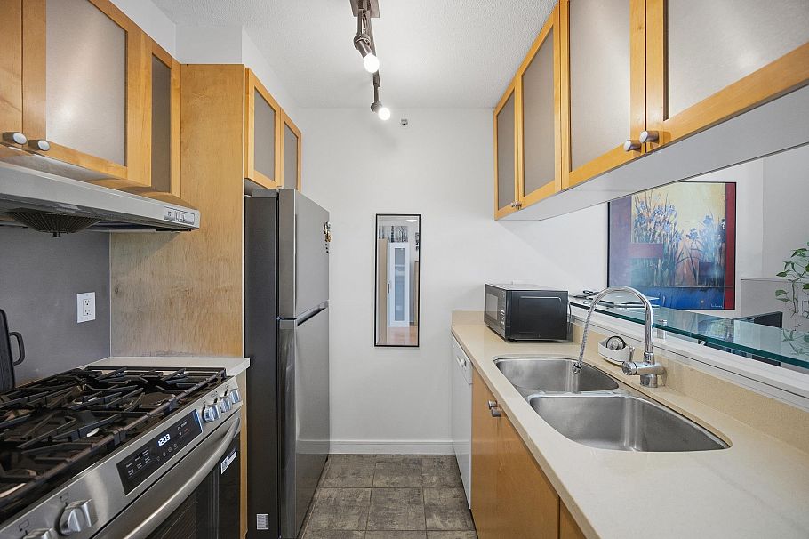 706 1003 Burnaby Street Vancouver, BC - 5