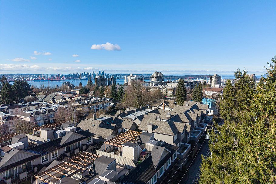 1127 St. Andrews Avenue North Vancouver, BC - 30