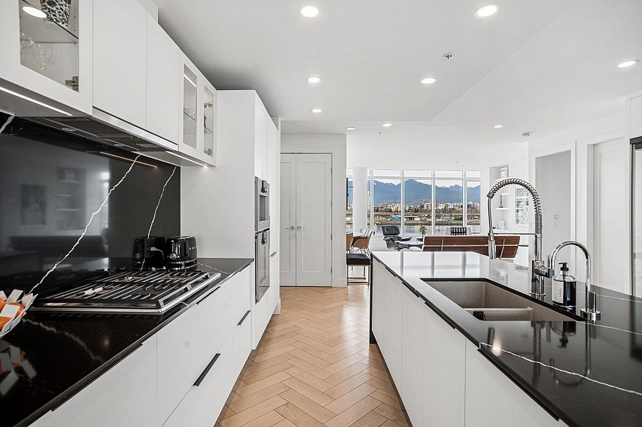 501 138 Athletes Way Vancouver, BC - 18