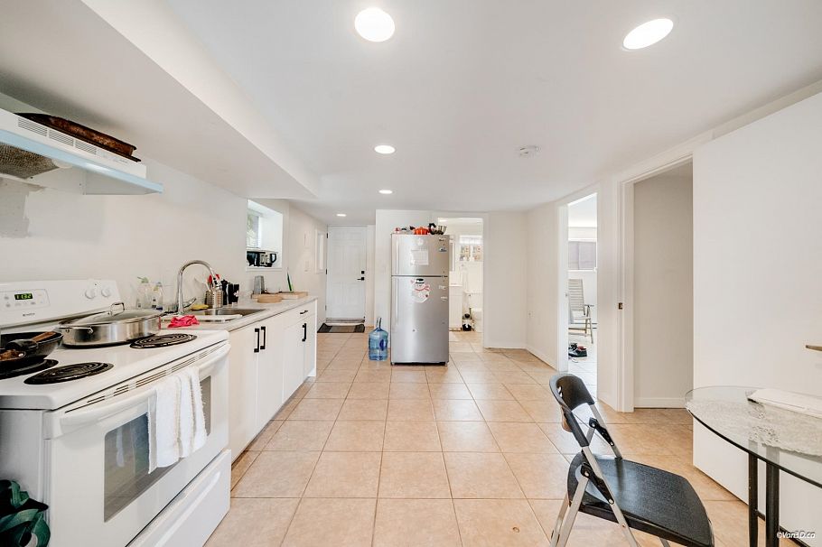 5702 Lancaster Street Vancouver, BC - 16