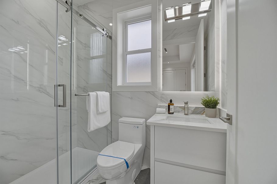 3112 W 42nd Avenue Vancouver, BC - 8