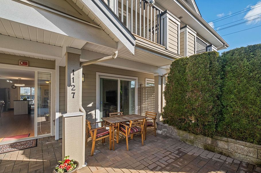 1127 St. Andrews Avenue North Vancouver, BC - 32