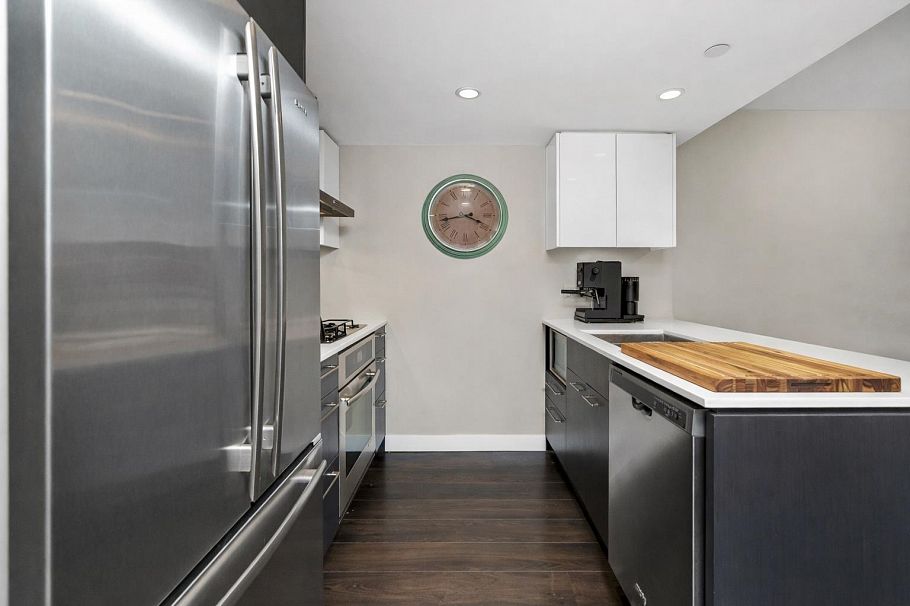 311 1618 Quebec Street Vancouver, BC - 5
