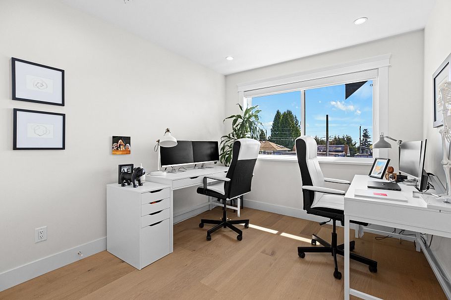 215 E 22nd Street North Vancouver, BC - 17