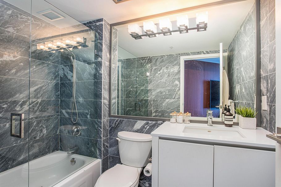 203 388 Drake Street Vancouver, BC - 11