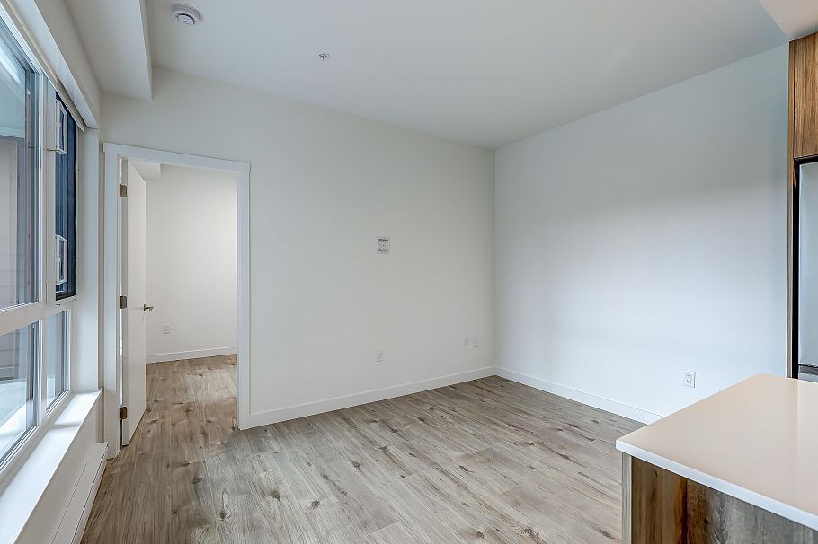 206 3594 Malsum Drive North Vancouver, BC - 8