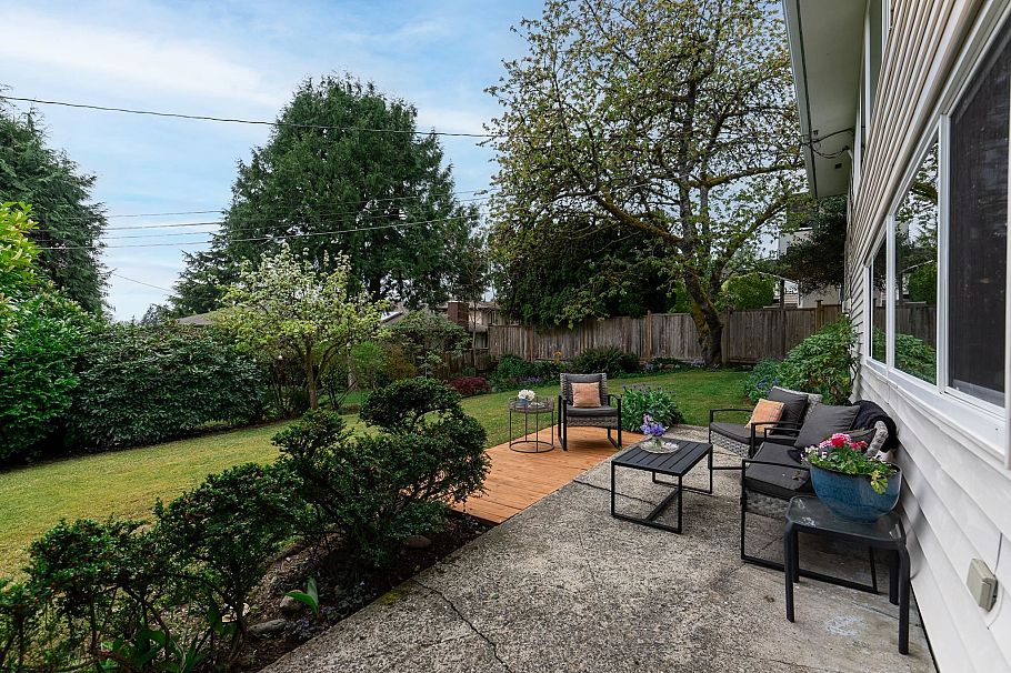 509 Granada Crescent North Vancouver, BC - 35