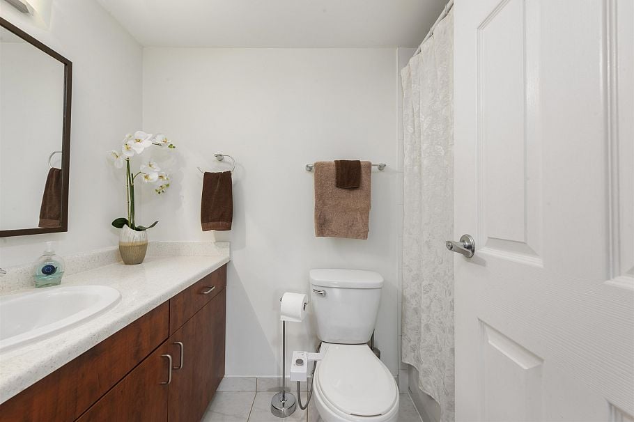 204 725 Commercial Drive Vancouver, BC - 16