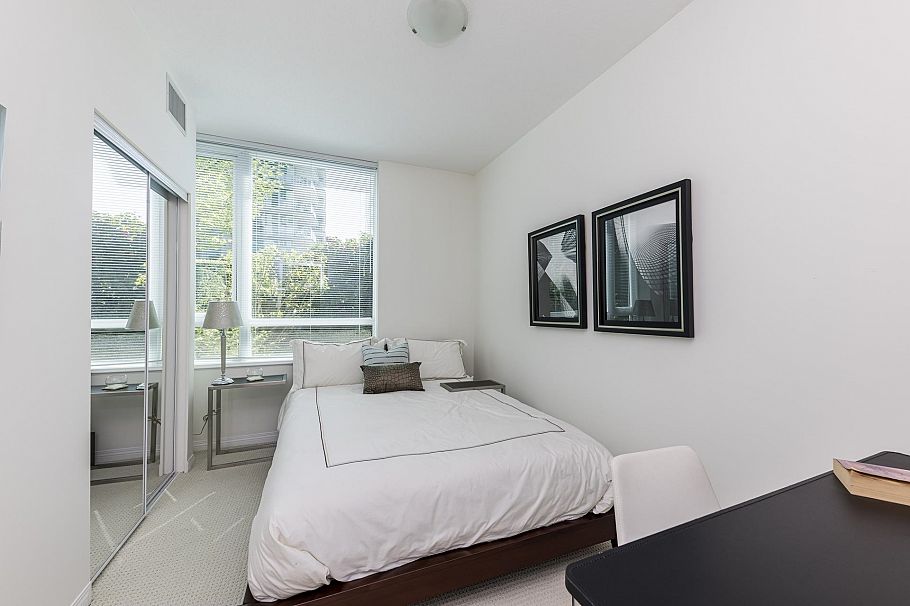 303 168 E Esplanade North Vancouver, BC - 20