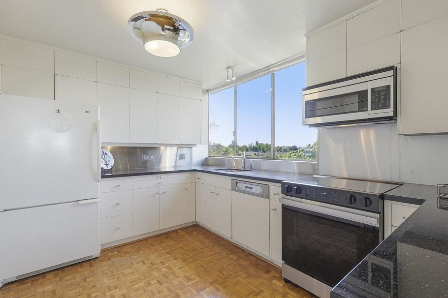 900 1685 W 14th Avenue Vancouver, BC - 11