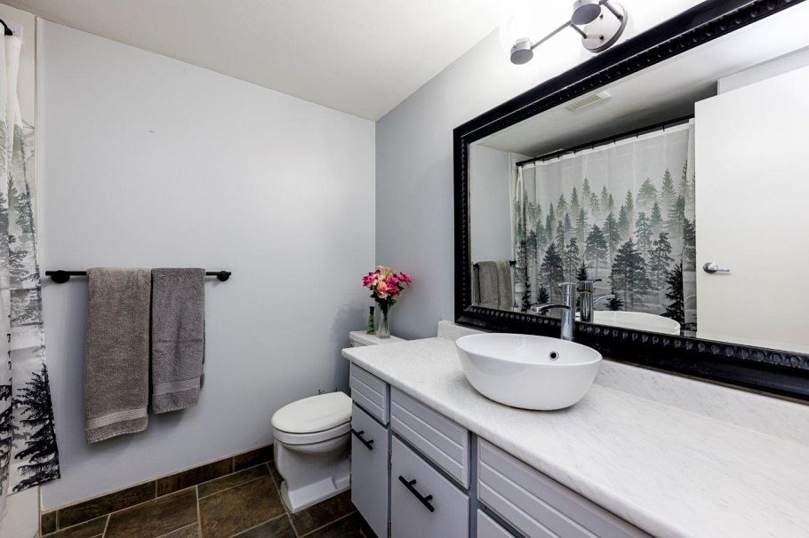 212 236 W 2nd Street North Vancouver, BC - 21