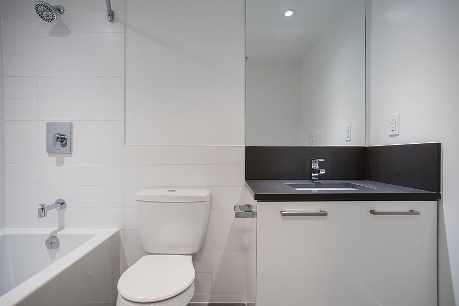 559 955 E Hastings Street Vancouver, BC - 6