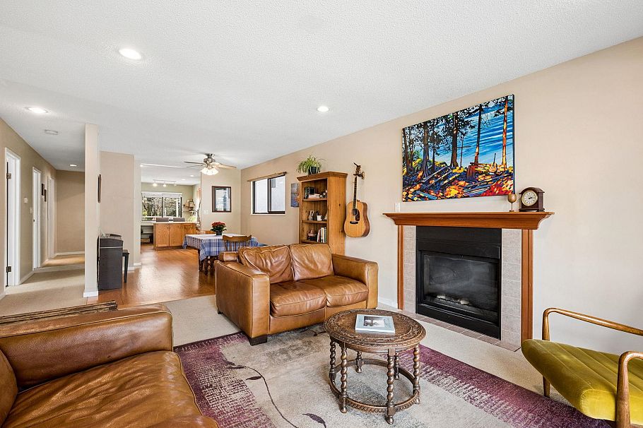 2050 E 13th Avenue Vancouver, BC - 10