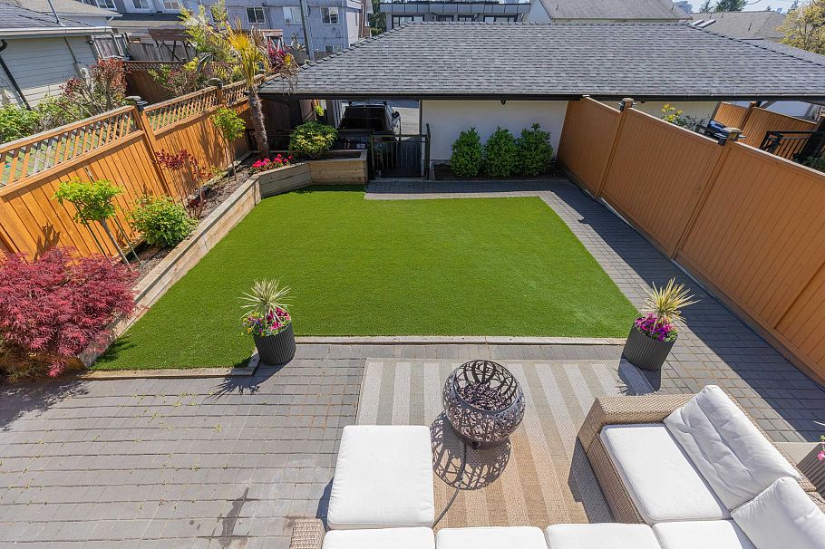 215 E 22nd Street North Vancouver, BC - 27