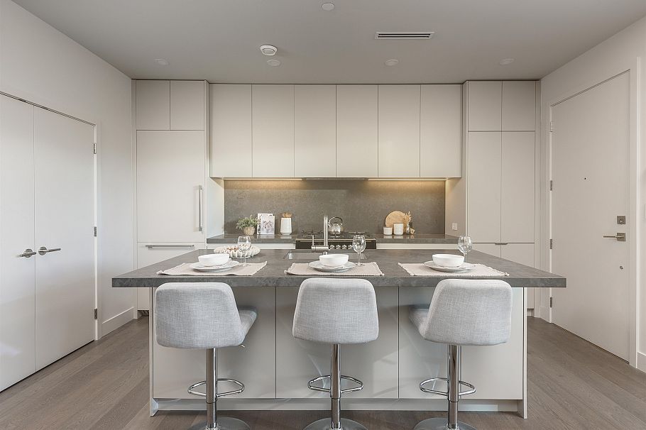 1 620 E 46th Avenue Vancouver, BC - 8