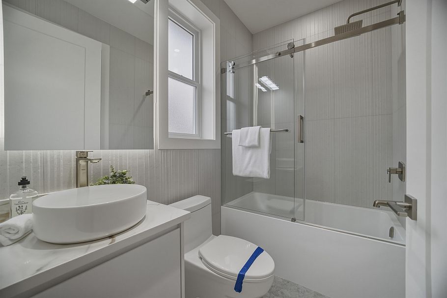 3110 W 42nd Avenue Vancouver, BC - 11